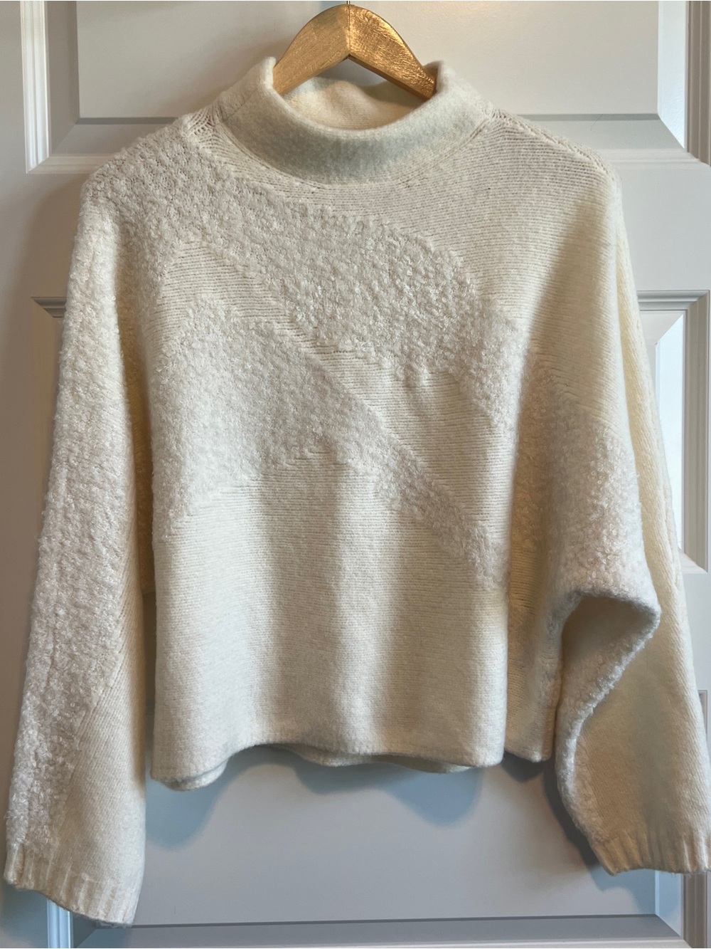 ABERCROMBIE & FITCH NWT Sweater S/M